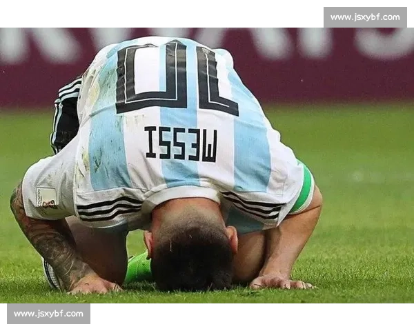 泪水与欢呼交织，XXX告别总决赛，留下一曲英雄悲歌！